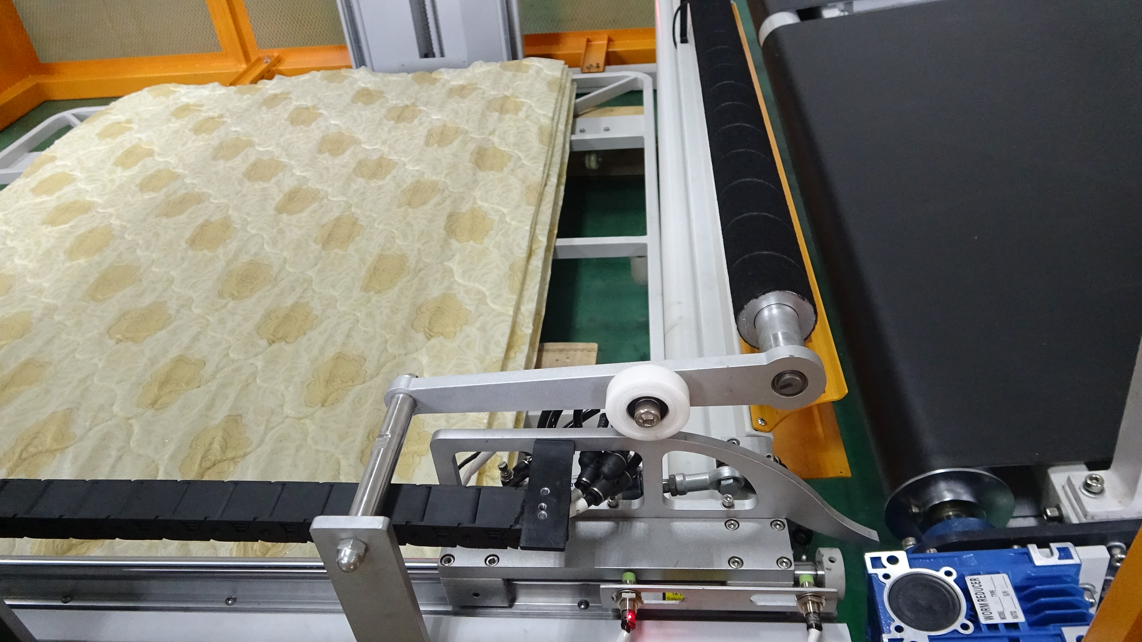 Automatic stacker machine
